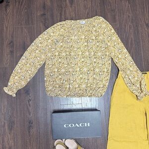 NWOT LOFT GOLD YELLOW MUSTARD FLORAL DAISY TOP LONG SLEEVES. top